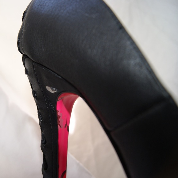 Betsey Johnson Dita: Black Platform High Heel Pumps - Women's Fashion Heel - Picture 9 of 11